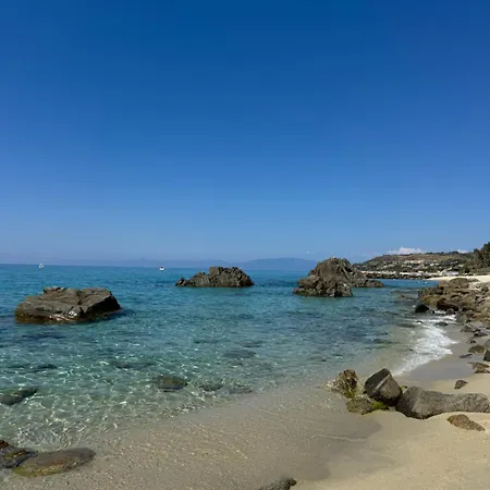 Semesterbostad La Genziana Parco Bordila Tropea Parghelia